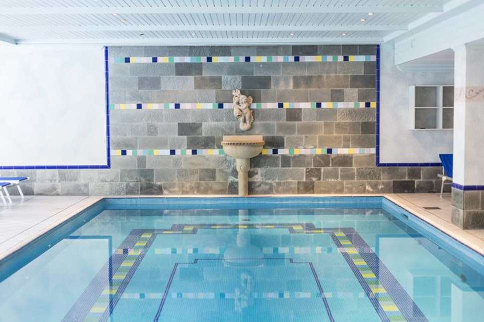 Een foto van het zwembad bij Hotel Alpenhof St. Jakob