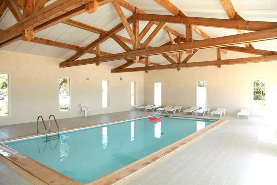 Een foto van het zwembad bij Les Portes des Cevennes