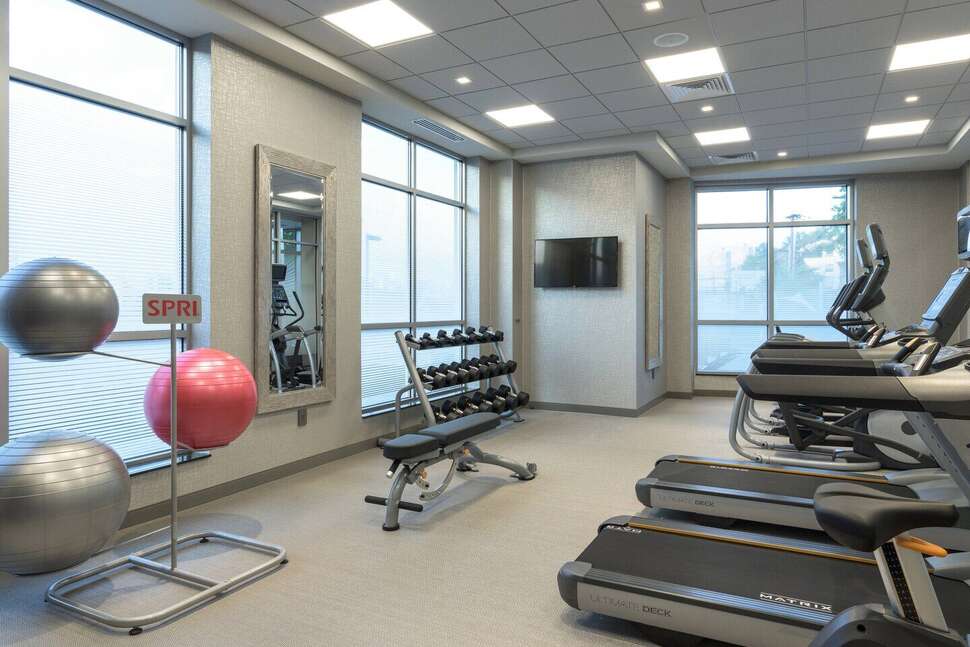 Een foto van de faciliteiten bij Courtyard by Marriott Edgewater NYC Area