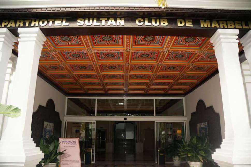 Een foto van de buitenkant van Aparthotel Monarque Sultan