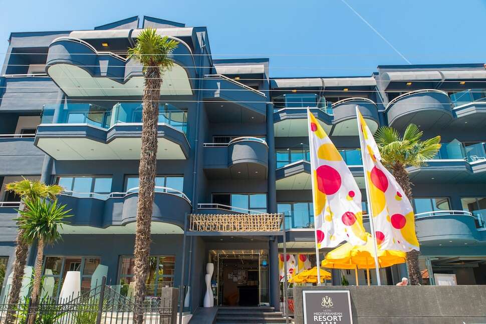 Een foto van de buitenkant van Mediterranean Resort