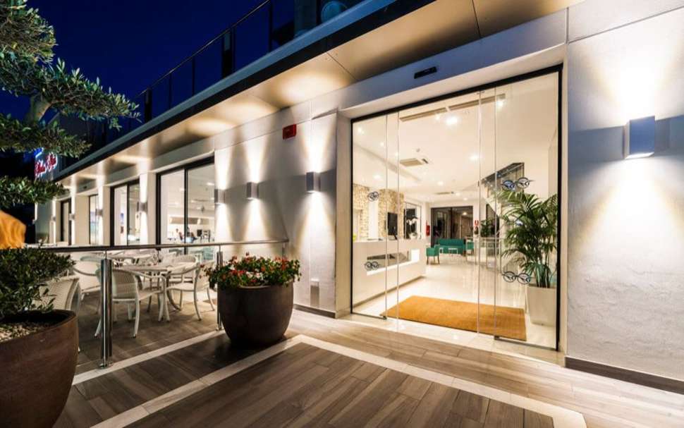 Een foto van de buitenkant van Globales Montemar Appartementen