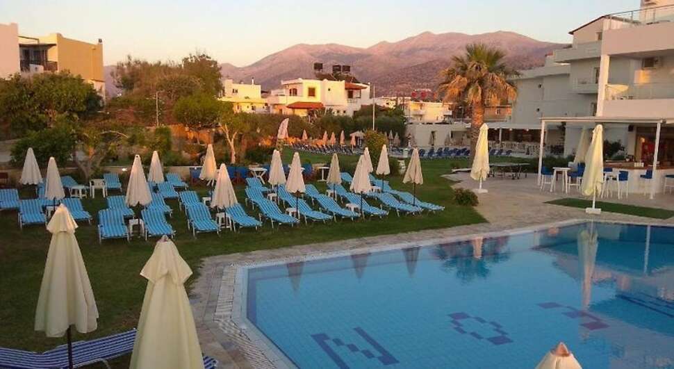 Ein Foto vom Pool im Neon Hotel