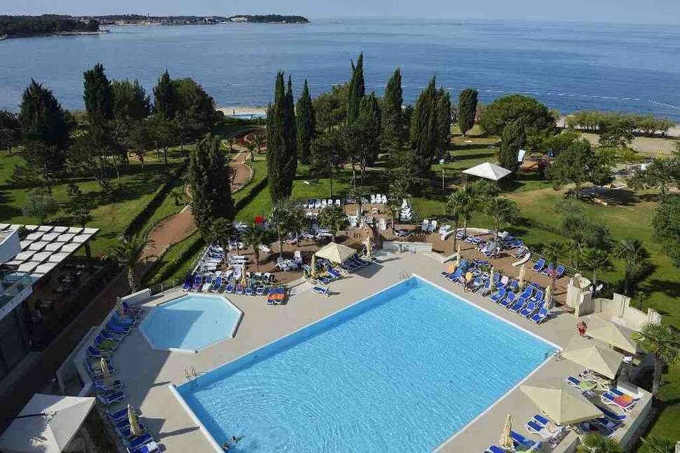 Een foto van het zwembad bij Hotel Materada Plava Laguna