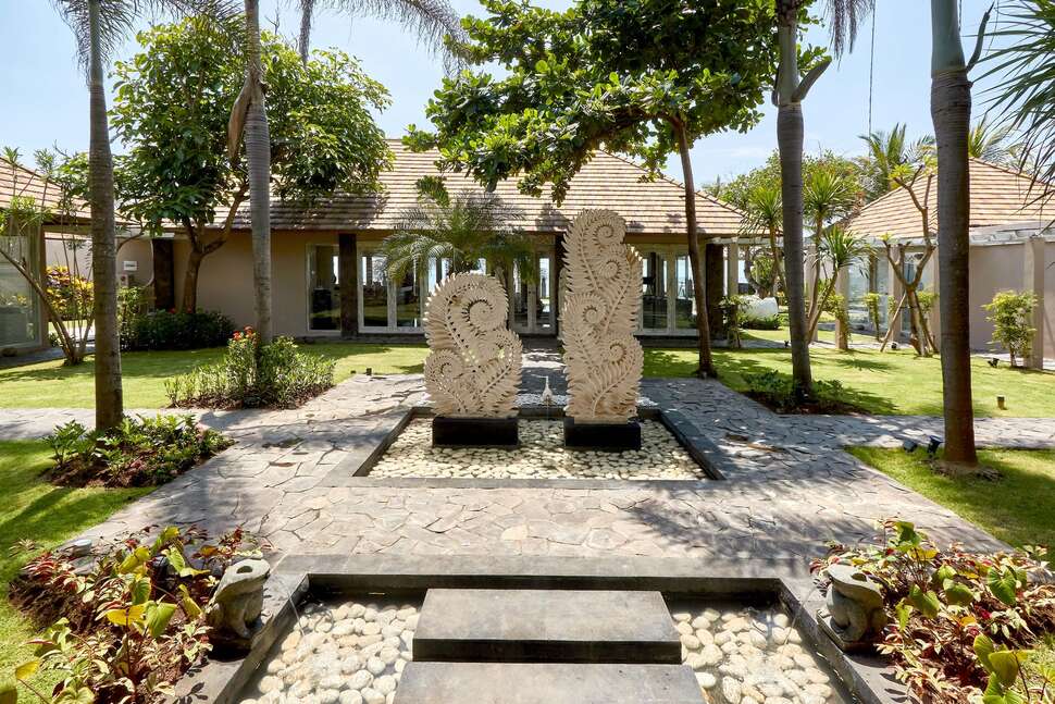 Een foto van The Royal Purnama