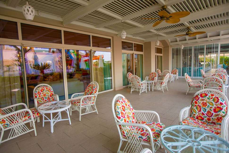 Een foto van het terras bij Orange County Resort Hotel Belek