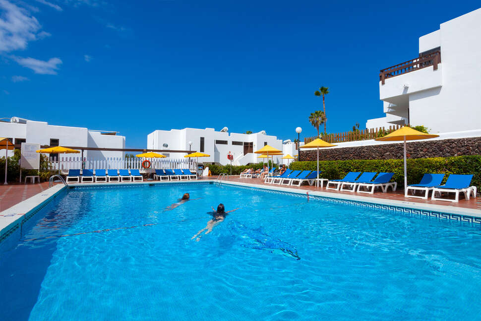 Een foto van het zwembad bij Paraiso del Sol & Paradero Appartementen