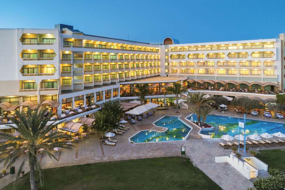 Ein Foto Constantinou Bros Athena Royal Beach Hotel