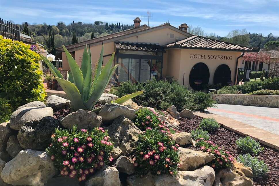Ein Foto Hotel Sovestro