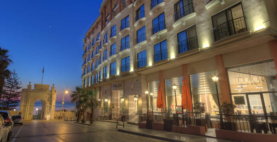 Ein Foto Golden Tulip Vivaldi Hotel