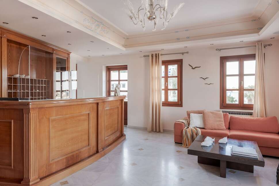 Een foto van het interieur van Epavlis Hotel