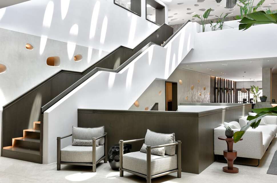 Een foto van het interieur van Aeonic Suites & Spa