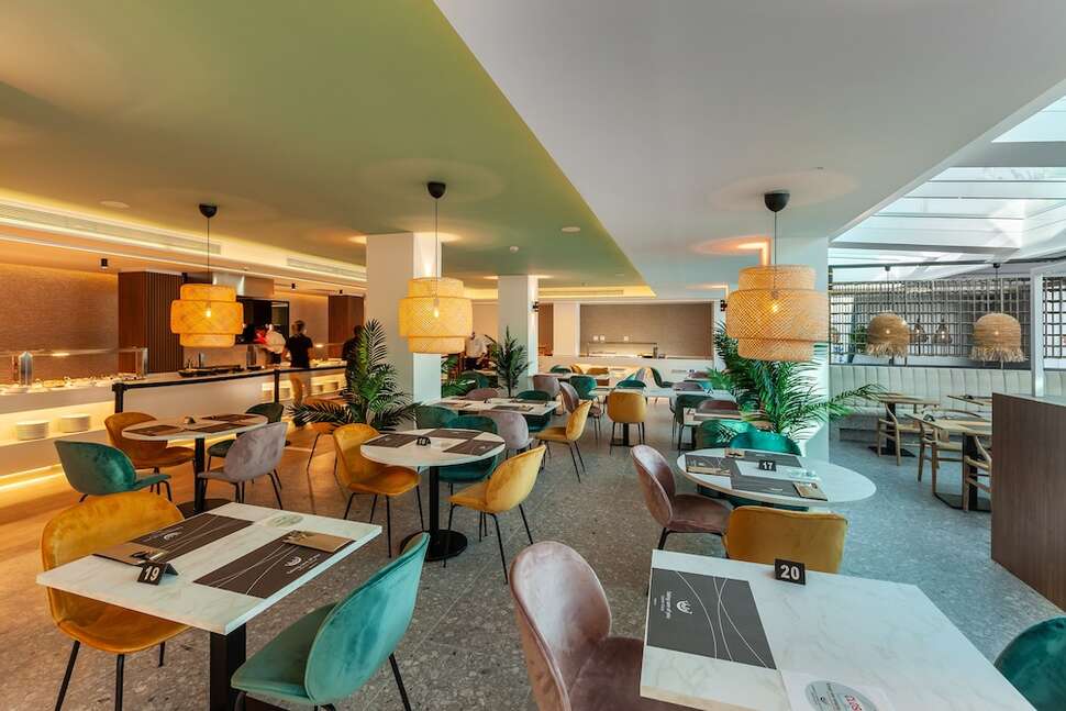 Een foto van het terras bij Kumara Serenoa by Lopesan Hotels
