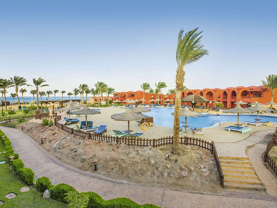 Ein Foto vom Pool im Swisstouch Oriental Resort Marsa Alam