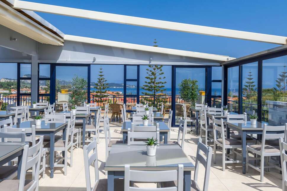 Een foto van het terras bij Contessa Hotel