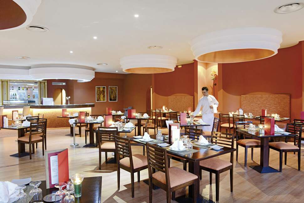 Ein Foto von den Einrichtungen im Golden Tulip Taj Sultan