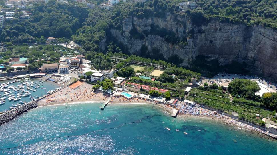 Ein Foto von der Außenansicht des Hotel & Apartments Le Axidie