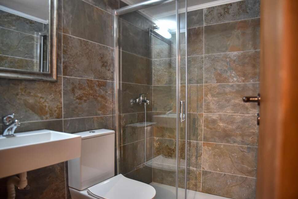 Ein Foto Iraklis Apartments