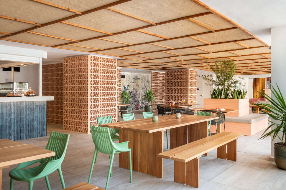 Een foto van het terras bij Vibra Algarb Hotel