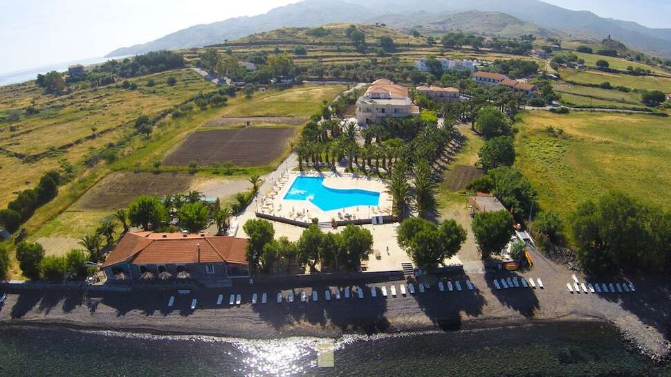 Een foto van het zwembad bij Aphrodite Hotel