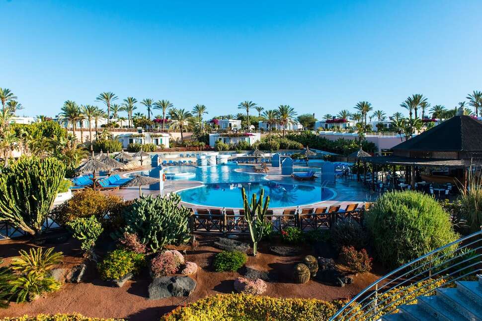 Een foto van een overzicht van Club Playa Blanca Hotel