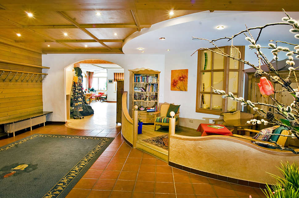 Een foto van het interieur van Familienhotel Berghof