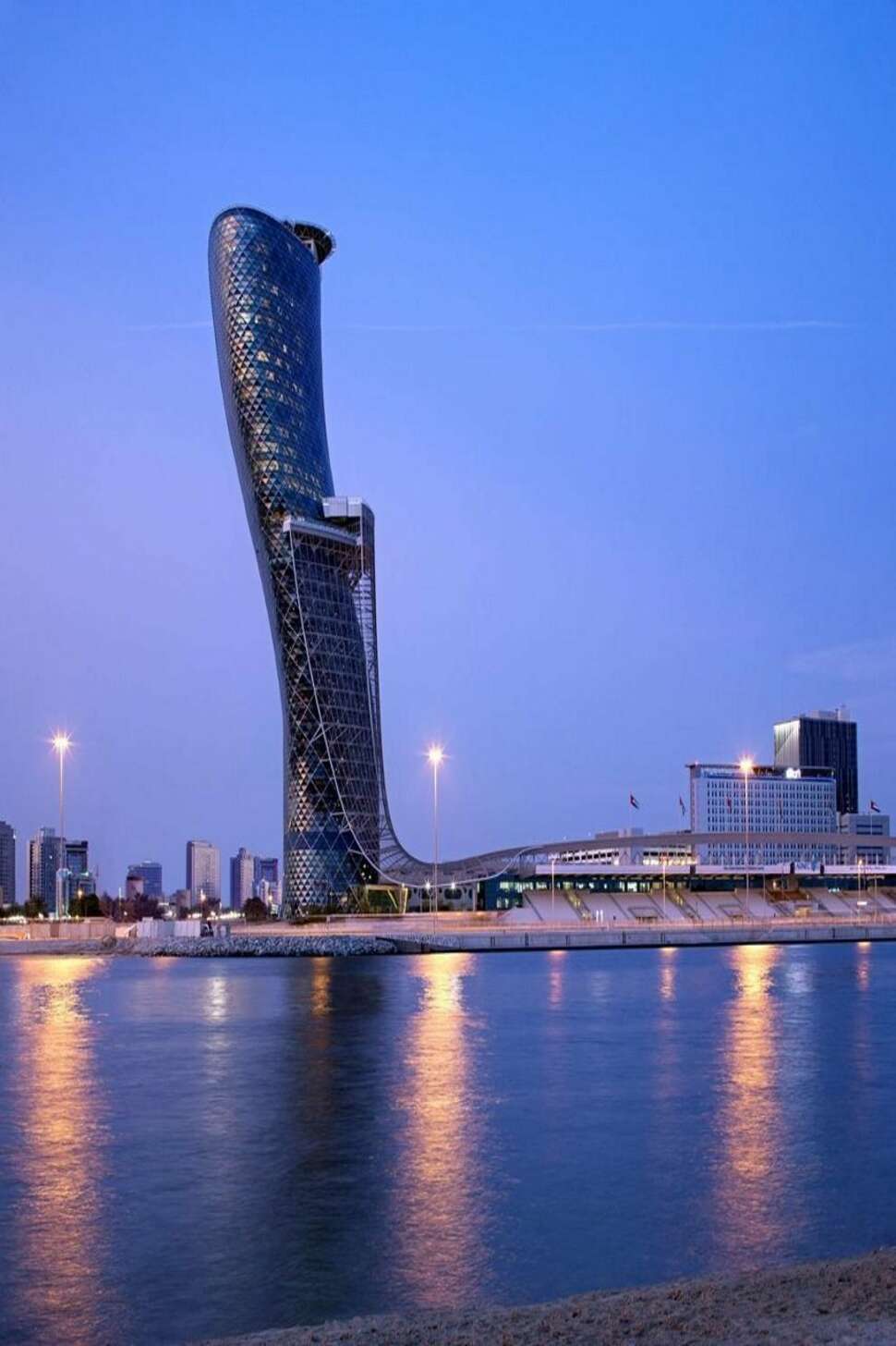 Ein Foto Andaz Capital Gate by Hyatt