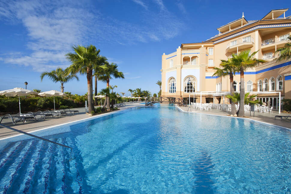 Ein Foto vom Pool im Melia Atlantico Isla Canela