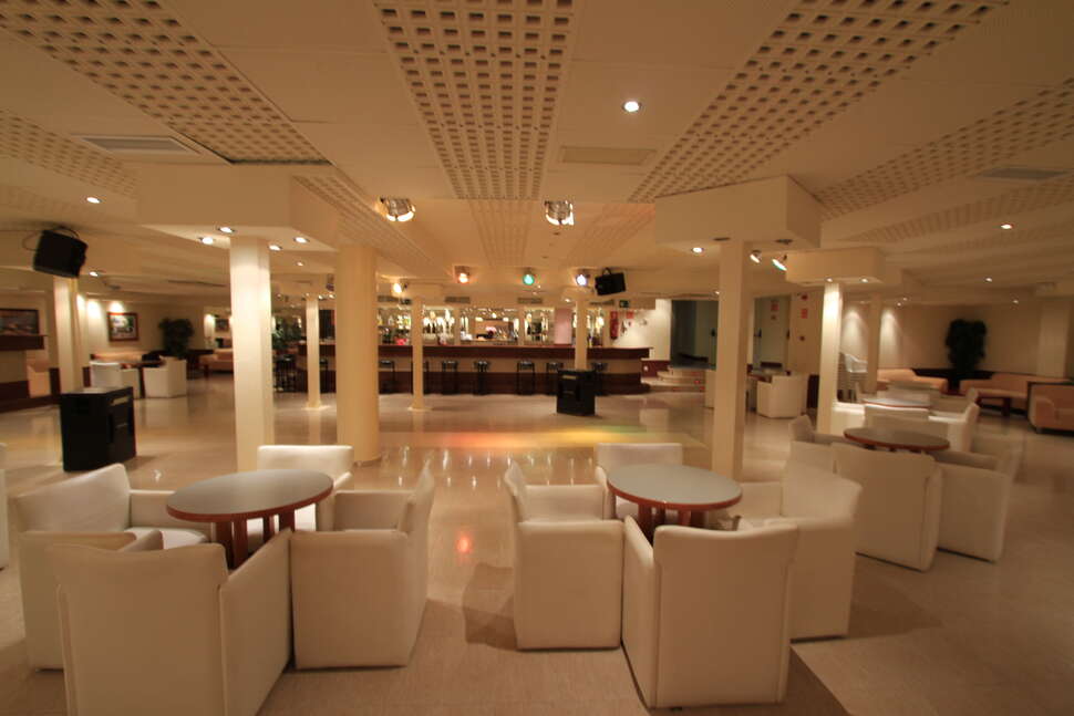 Een foto van het interieur van Hotel Garbi Park