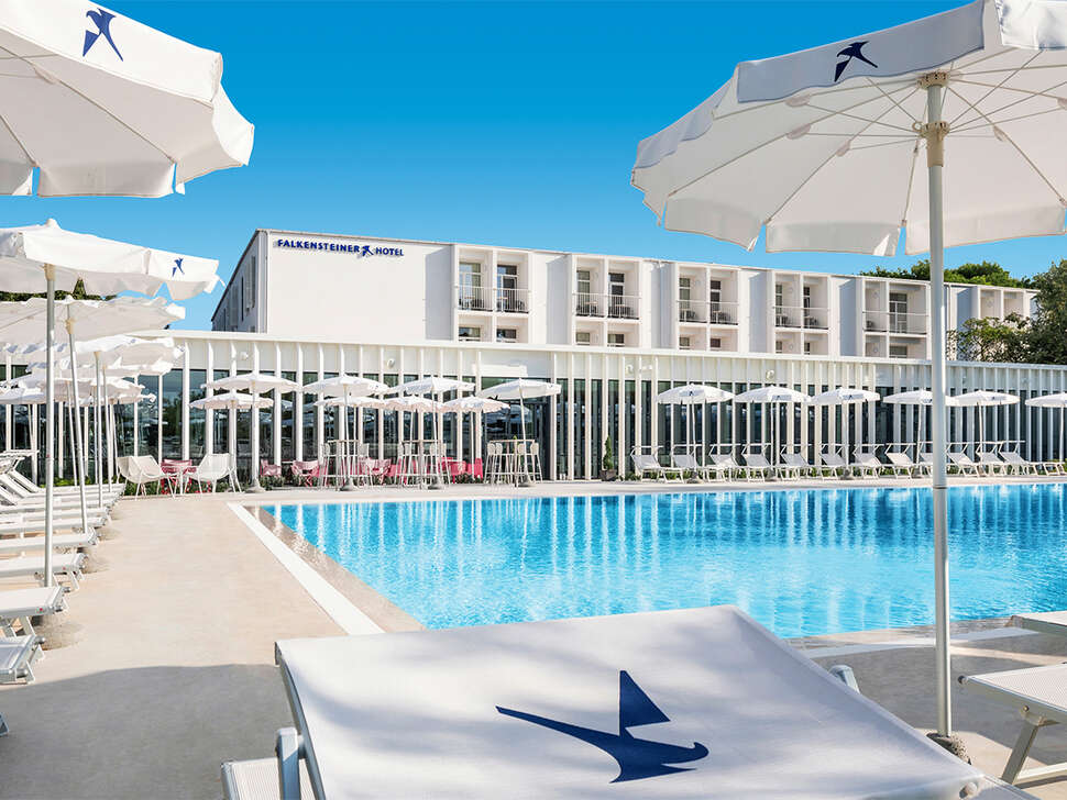 Een foto van het zwembad bij Falkensteiner Hotel Park Punat