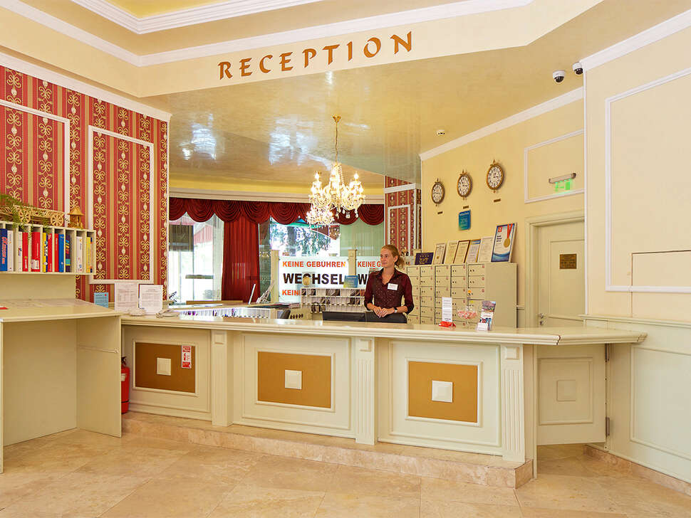 Een foto van het interieur van Hotel Mena Palace