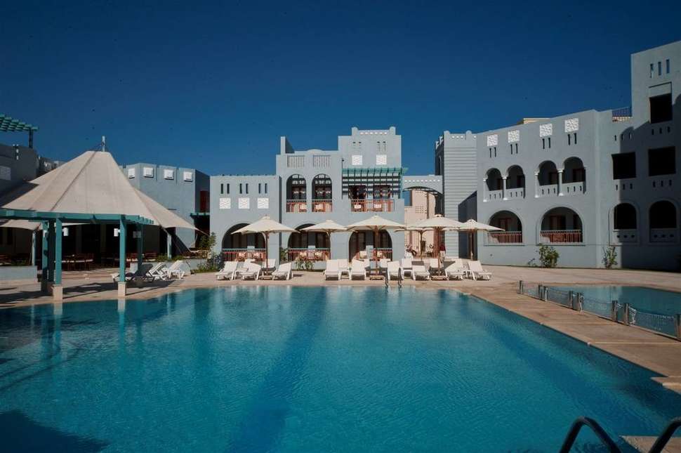 Een foto van het zwembad bij Fanadir Hotel El Gouna
