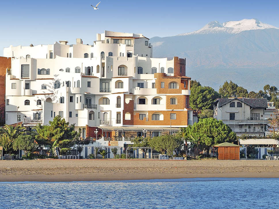 Ein Foto von der Außenansicht des Sporting Baia Hotel