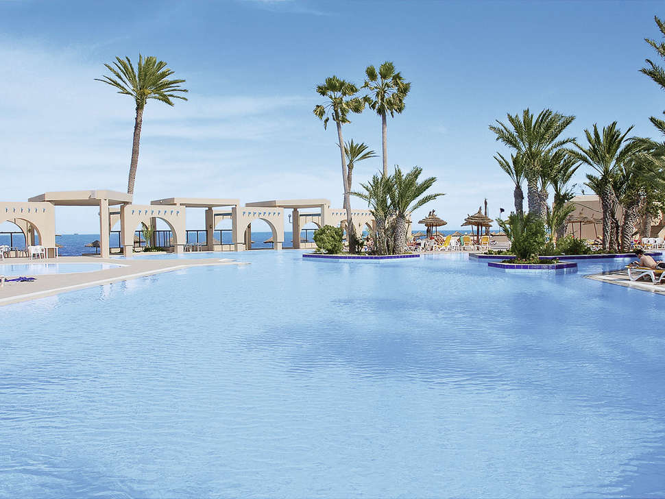 Een foto van het zwembad bij Zita Beach Resort