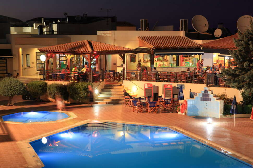 Een foto van het zwembad bij Blue Aegean Hotel & Suites