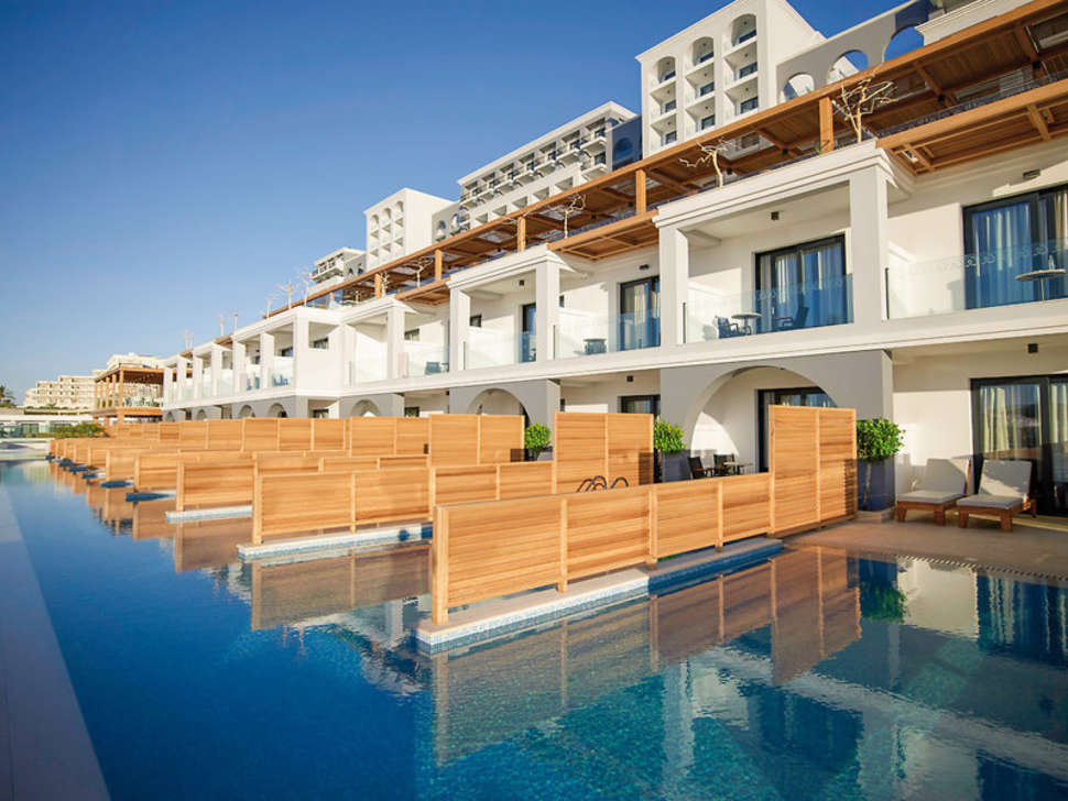 Ein Foto vom Pool im Mitsis Alila Exclusive Resort & Spa