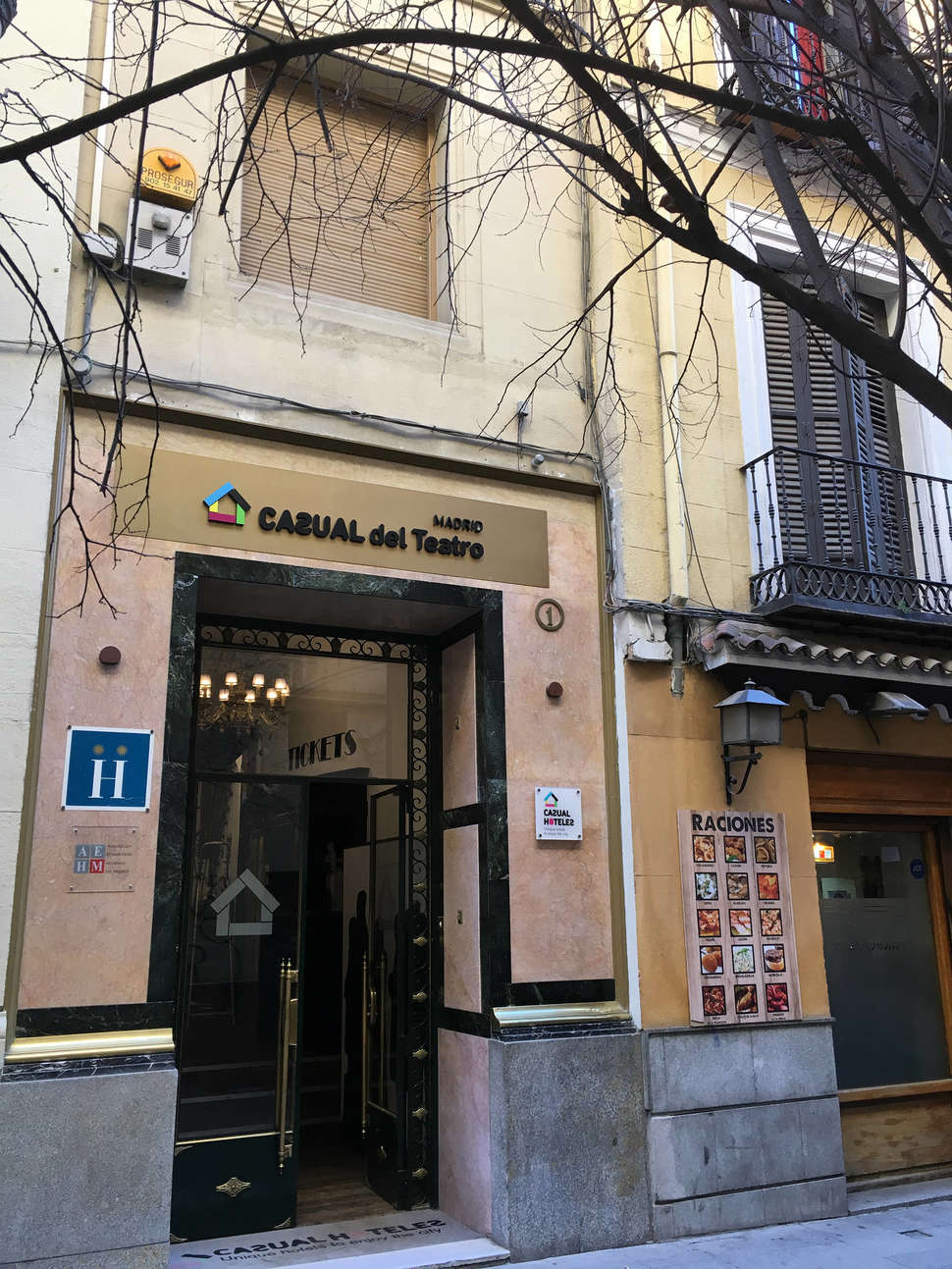 Een foto van Casual Madrid Del Teatro