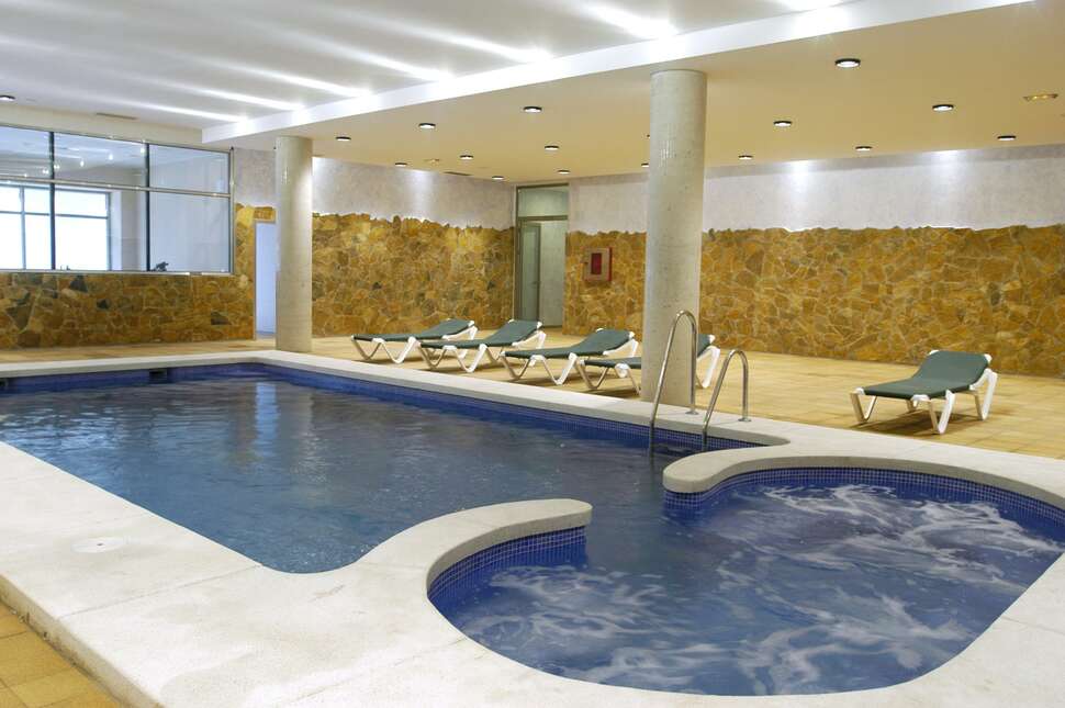 Een foto van het zwembad bij Hotel Mediterraneo Benidorm