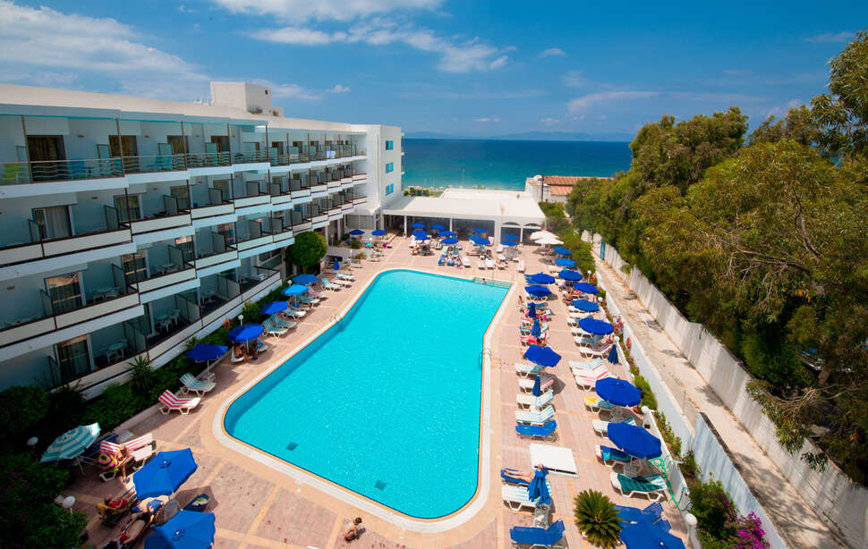 Ein Foto vom Pool im Belair Beach Hotel
