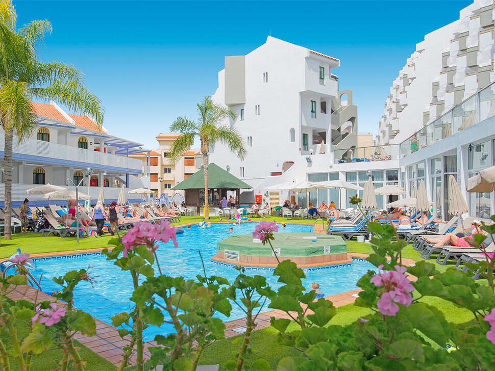 Een foto van het zwembad bij Appartementen Playa Olid