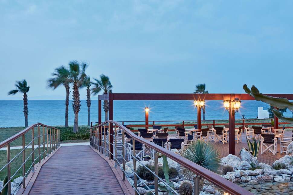 Een foto van het terras bij All Senses Nautica Blue Exclusive Resort