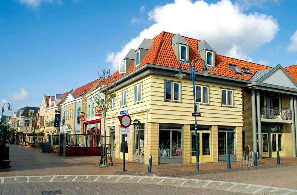 Een foto van de buitenkant van Fletcher Hotel De Cooghen