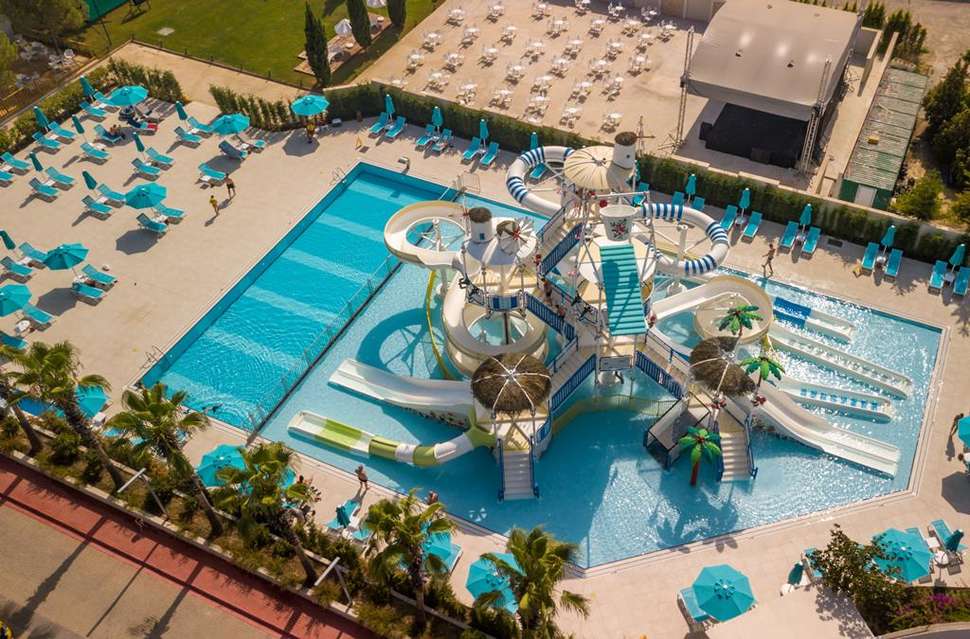 Een foto van het zwembad bij Hotel Baia Lara