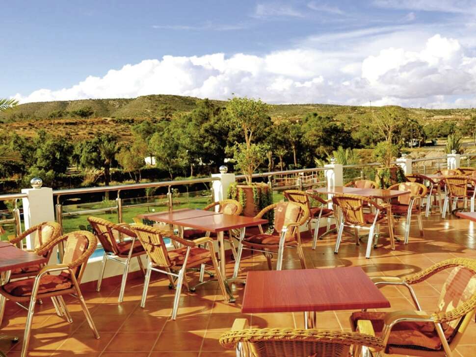 Een foto van het terras bij Tildi Hotel & Spa