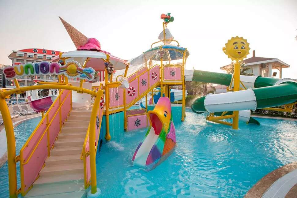 Een foto van het zwembad bij Orange County Resort Hotel Belek