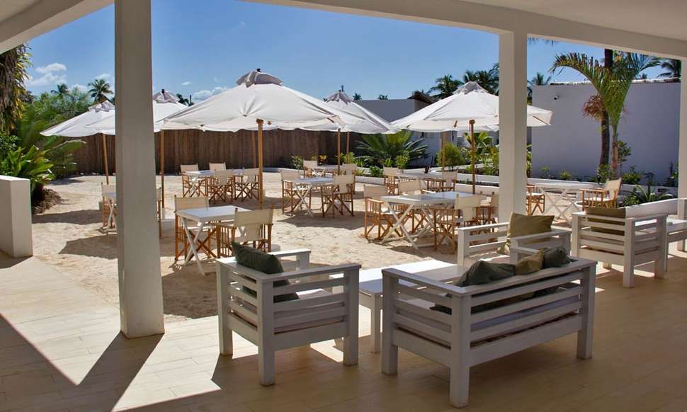 Een foto van het terras bij Dhow Inn boutique hotel