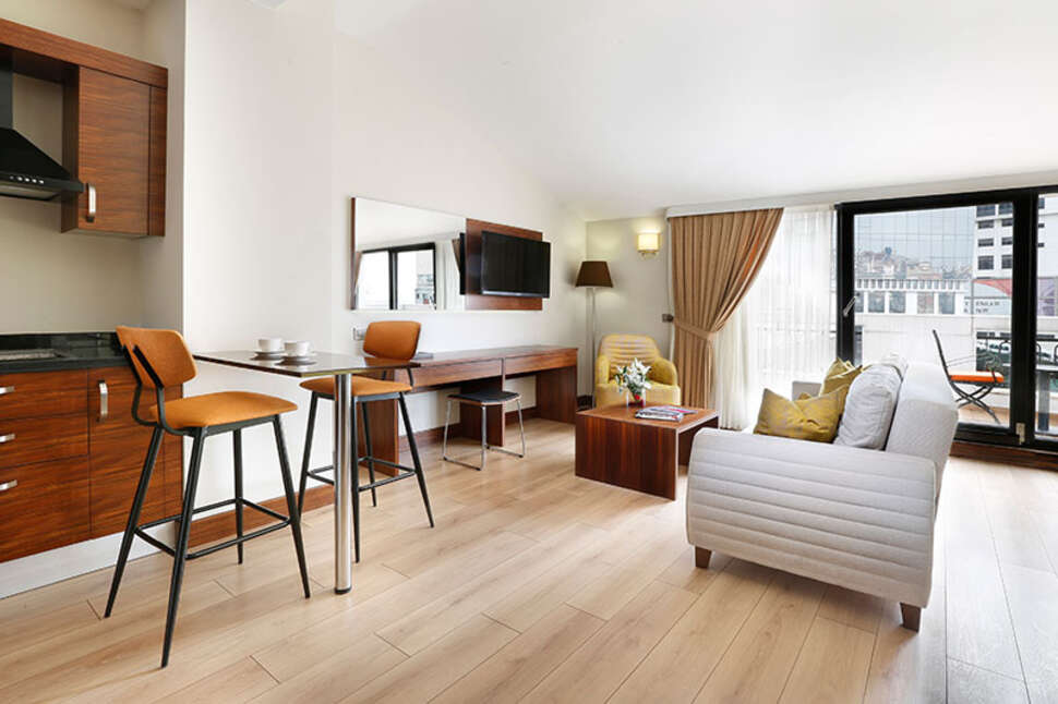 Een foto van The White Orient Hotel