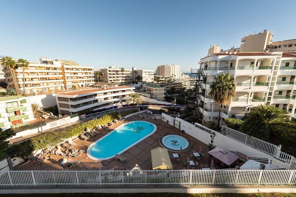 Een foto van het zwembad bij Appartementen Dorotea
