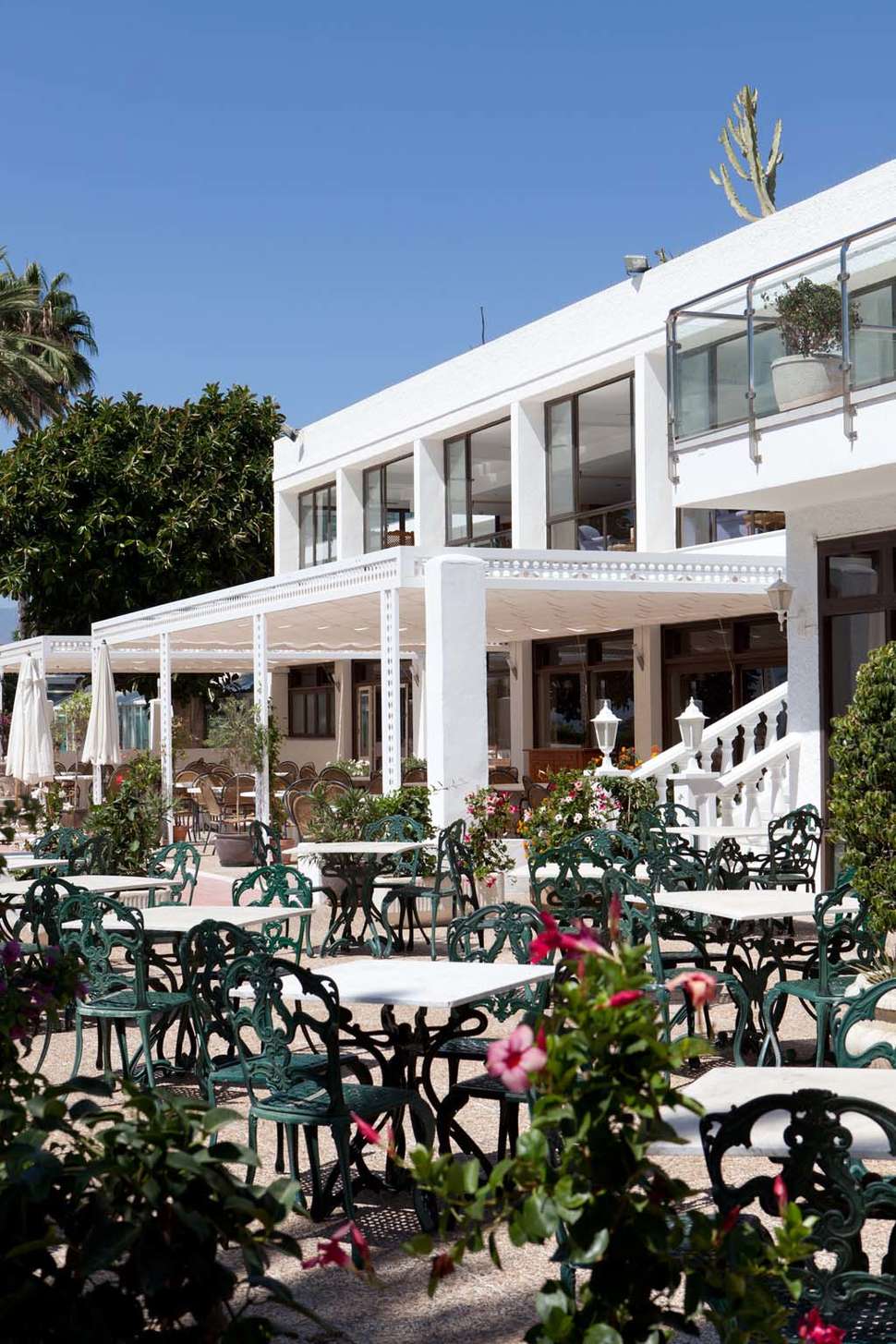 Ein Foto von der Terrasse im Sol Marbella Estepona Atalaya Park