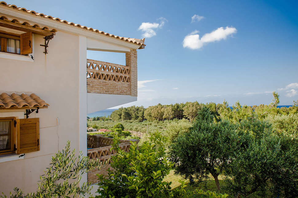 Een foto van de buitenkant van Aeolos Zante Villas